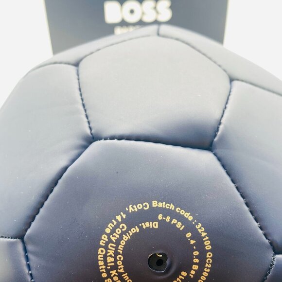 Hugo Boss Soccer Ball Set ,Black Ball with Inflator Pump, Size 5,Gift Boxed-NEW - Picture 3 of 12